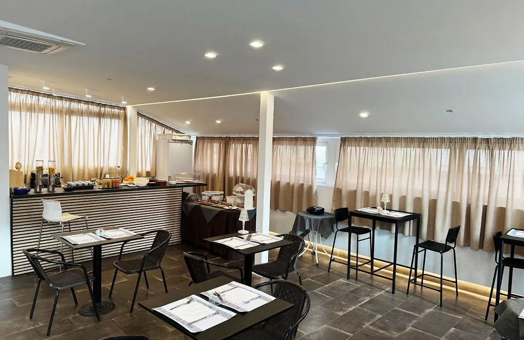 8Room Hotel-1